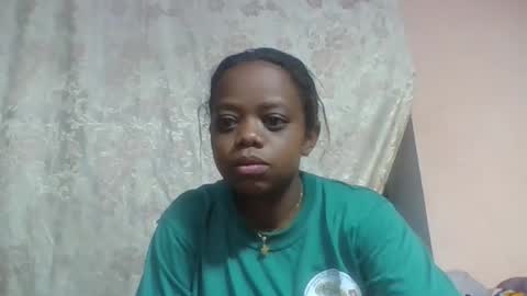 larissa645771 online show from May 3, 2026, 7:36 am
