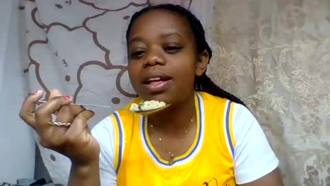 Snapshot of larissa645771 chatting on July 20, 2026, 9:23 am larissa645771 online show from July 20, 2026, 9:23 am