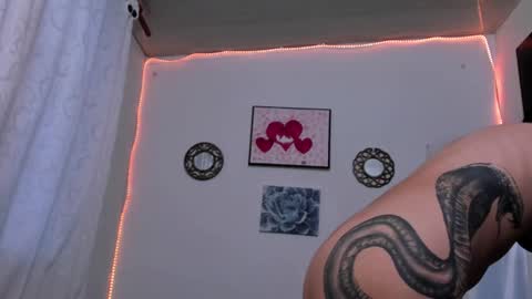 Snapshot of larissa_baker chatting on December 6, 2024, 10:52 pm isa 3 online show from December 6, 2024, 10:52 pm