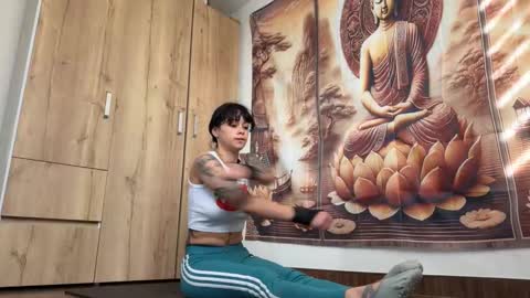 Snapshot of larissa_baker chatting on November 11, 2025, 11:54 am isa 3 online show from November 11, 2025, 11:54 am