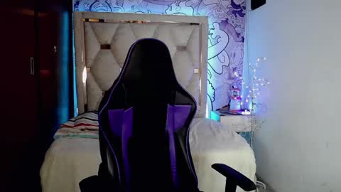 larry online show from April 22, 2026, 9:27 pm