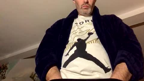 larrythelover23 online show from February 2, 2026, 6:12 am