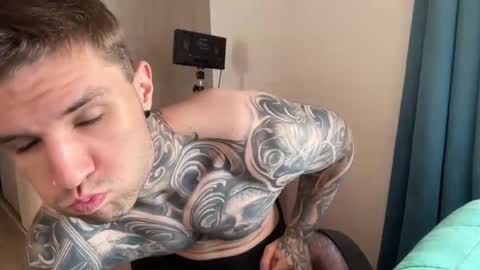 Snapshot of larsskeet chatting on May 24, 2026, 4:01 pm larsskeet online show from May 24, 2026, 4:01 pm