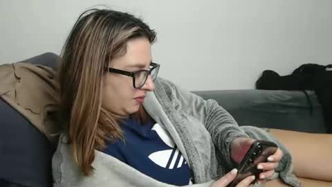 Snapshot of larysalovexxx94 chatting on October 28, 2025, 4:27 am raisa online show from October 28, 2025, 4:27 am