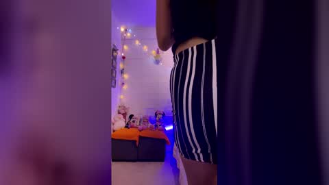 lasexbellaylabestia online show from May 1, 2026, 3:00 am