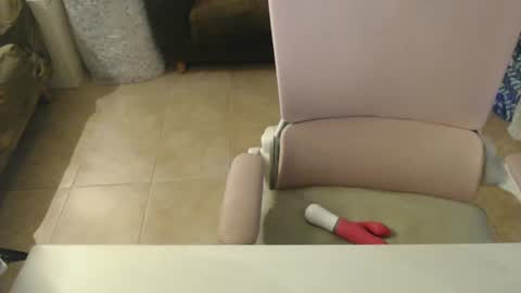 Auri online show from February 13, 2025, 10:33 pm