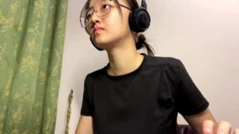 Snapshot of lasonyaarango chatting on December 14, 2025, 2:22 pm Aiko online show from December 14, 2025, 2:22 pm