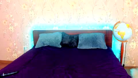 LassCherry18 online show from February 24, 2025, 2:04 pm