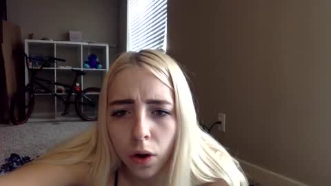 Roxy blue online show from March 13, 2026, 5:52 pm