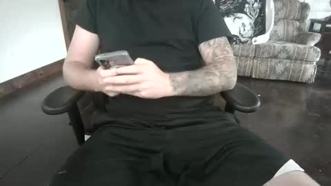 latenights_13 online show from November 16, 2025, 9:20 pm