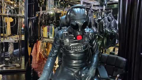 Snapshot of latexlover202 chatting on January 10, 2025, 8:37 pm latexlover202 online show from January 10, 2025, 8:37 pm