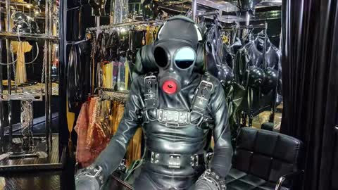 Snapshot of latexlover202 chatting on February 15, 2026, 3:09 pm latexlover202 online show from February 15, 2026, 3:09 pm