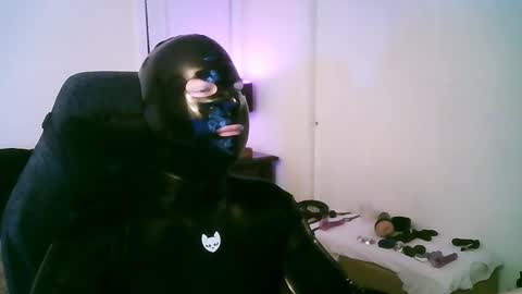 latexminheadroom online show from January 12, 2026, 4:29 am