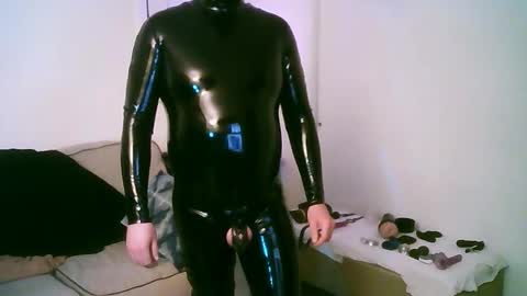 latexminheadroom online show from January 16, 2026, 2:26 am