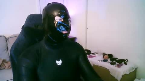 latexminheadroom online show from May 26, 2026, 1:56 am