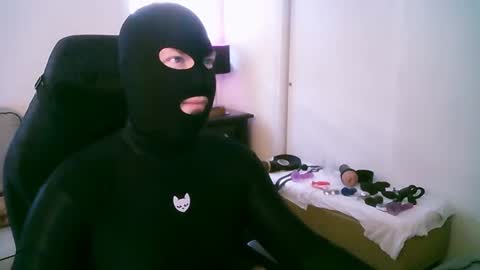 latexminheadroom online show from June 24, 2026, 6:40 pm