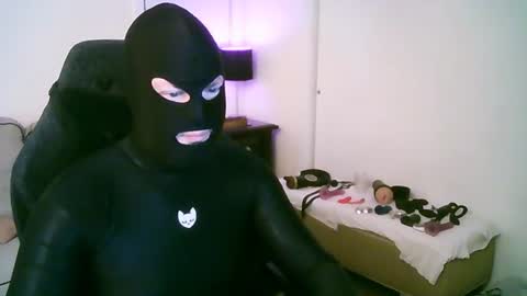 latexminheadroom online show from June 26, 2026, 1:10 am