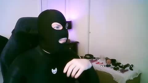 latexminheadroom online show from July 1, 2026, 6:04 am