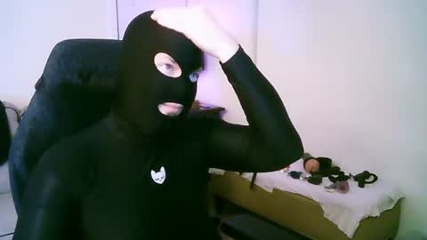 latexminheadroom online show from July 30, 2026, 5:39 am