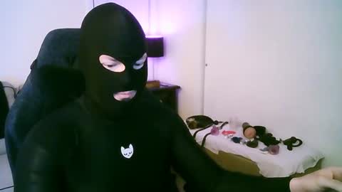 latexminheadroom online show from August 5, 2026, 5:21 am