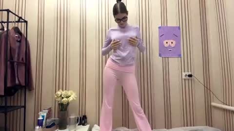 Mia online show from July 7, 2026, 1:48 pm