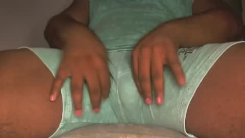 Snapshot of latin_12inches chatting on May 31, 2026, 11:28 pm Ney online show from May 31, 2026, 11:28 pm