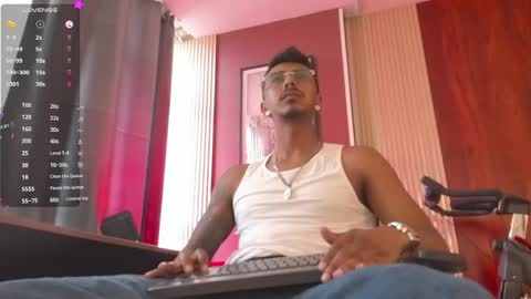 latin_blackmen online show from May 31, 2026, 6:42 pm