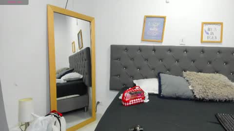 Snapshot of latin_couple20y chatting on July 26, 2026, 2:09 am Johana y Santiago online show from July 26, 2026, 2:09 am