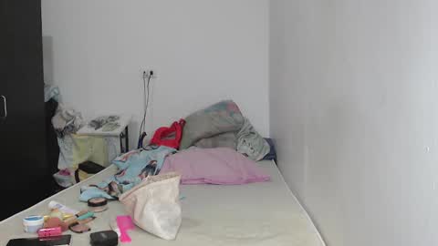 Snapshot of latin_meg chatting on December 3, 2024, 6:17 pm M E G A N online show from December 3, 2024, 6:17 pm