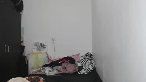 Snapshot of latin_meg chatting on December 18, 2024, 12:21 am M E G A N online show from December 18, 2024, 12:21 am