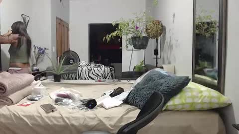 Snapshot of latin_meg chatting on December 2, 2025, 11:11 pm M E G A N online show from December 2, 2025, 11:11 pm