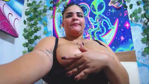 Snapshot of latina_bigboos12 chatting on November 9, 2025, 5:39 am latina_bigboos12 online show from November 9, 2025, 5:39 am