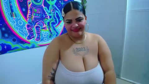 Snapshot of latina_bigboos12 chatting on December 17, 2025, 5:57 am latina_bigboos12 online show from December 17, 2025, 5:57 am