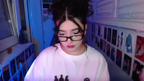 miiiiiiaaaa online show from February 2, 2025, 5:37 pm