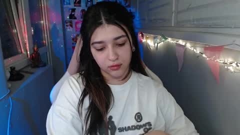 miiiiiiaaaa online show from March 5, 2025, 5:18 pm