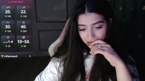 Snapshot of latina_mia chatting on June 4, 2026, 9:10 pm miiiiiiaaaa online show from June 4, 2026, 9:10 pm