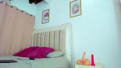 Snapshot of latinabeautifull chatting on July 19, 2026, 12:25 am FABIANA online show from July 19, 2026, 12:25 am