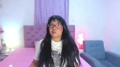 Snapshot of latinabombsheell chatting on June 3, 2026, 7:22 am Martina online show from June 3, 2026, 7:22 am