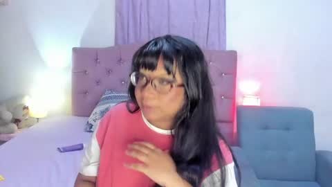 Snapshot of latinabombsheell chatting on July 7, 2026, 7:23 am Martina online show from July 7, 2026, 7:23 am