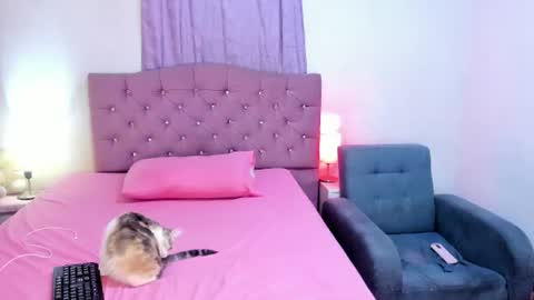 Snapshot of latinabombsheell chatting on July 9, 2026, 5:28 pm Martina online show from July 9, 2026, 5:28 pm