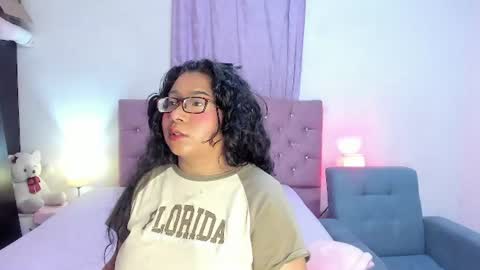 Snapshot of latinabombsheell chatting on July 24, 2026, 4:43 am Martina online show from July 24, 2026, 4:43 am