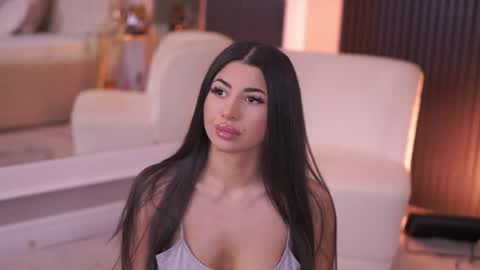 Latina online show from April 28, 2026, 6:02 pm