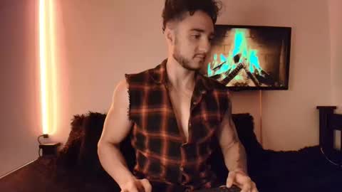 Snapshot of latinboyvip_ chatting on April 29, 2026, 3:27 pm LatinBoyVIP Colombian online show from April 29, 2026, 3:27 pm