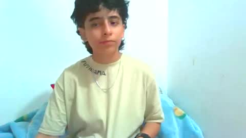 Snapshot of latinheatx22 chatting on April 16, 2026, 10:23 pm latinheatx22 online show from April 16, 2026, 10:23 pm