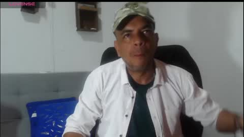 latinmartin254 online show from May 20, 2026, 1:01 am