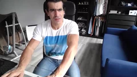 sam online show from November 11, 2025, 3:12 pm