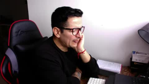 Snapshot of latino8484 chatting on May 15, 2026, 8:32 am latino8484 online show from May 15, 2026, 8:32 am