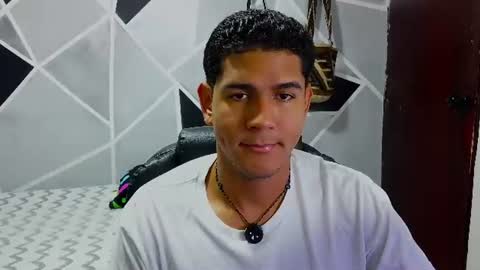 Snapshot of latinohotboy_ chatting on June 20, 2026, 11:46 am latinohotboy_ online show from June 20, 2026, 11:46 am