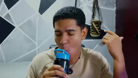 Snapshot of latinohotboy_ chatting on June 21, 2026, 1:46 pm latinohotboy_ online show from June 21, 2026, 1:46 pm