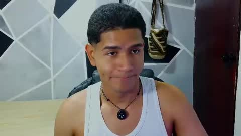 Snapshot of latinohotboy_ chatting on June 30, 2026, 12:33 am latinohotboy_ online show from June 30, 2026, 12:33 am